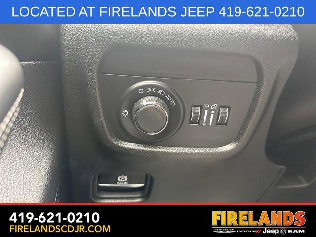Used 2024 Jeep Grand Cherokee L Laredo image 20