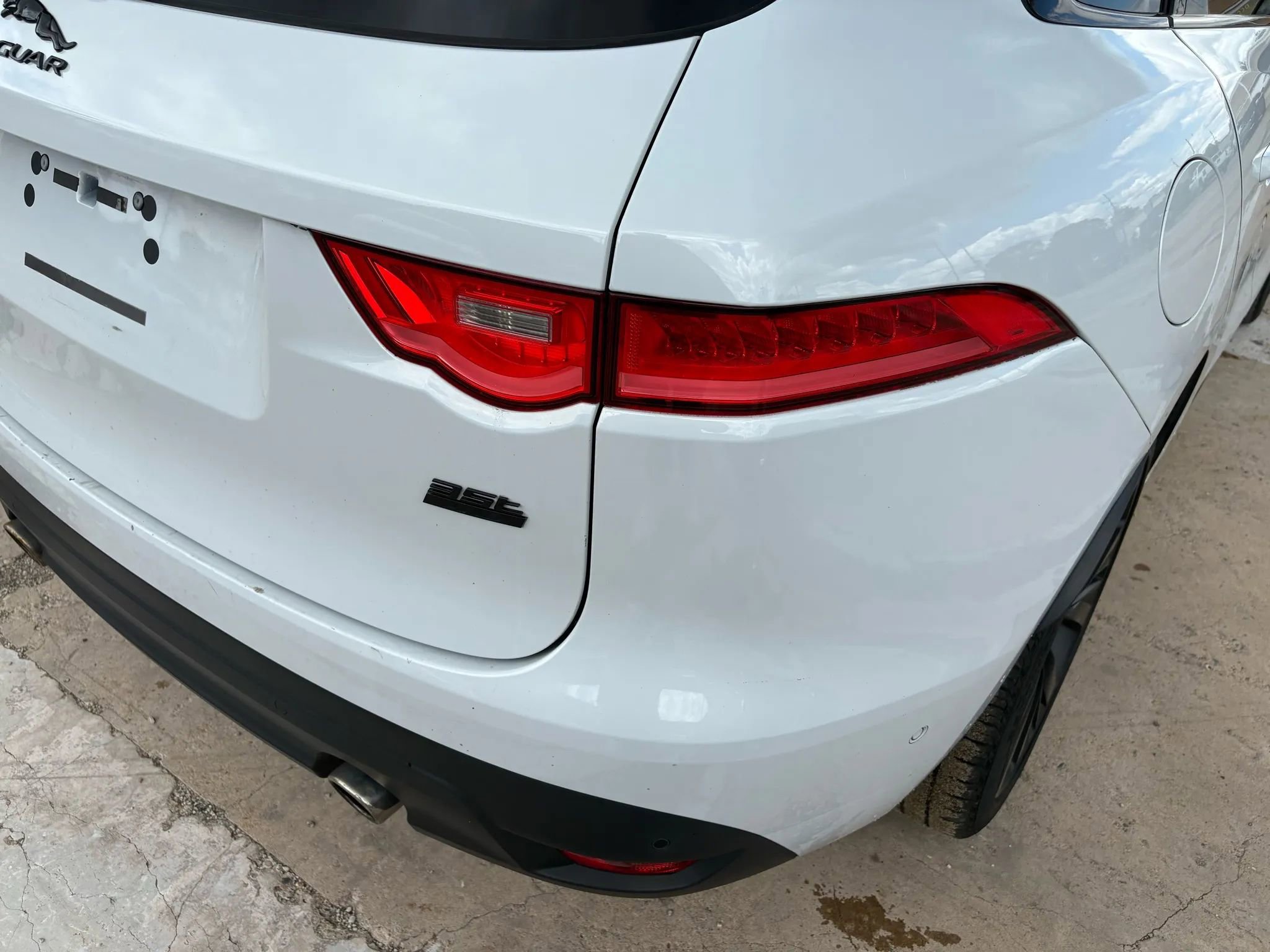 Used 2017 Jaguar F-PACE R-Sport image 29