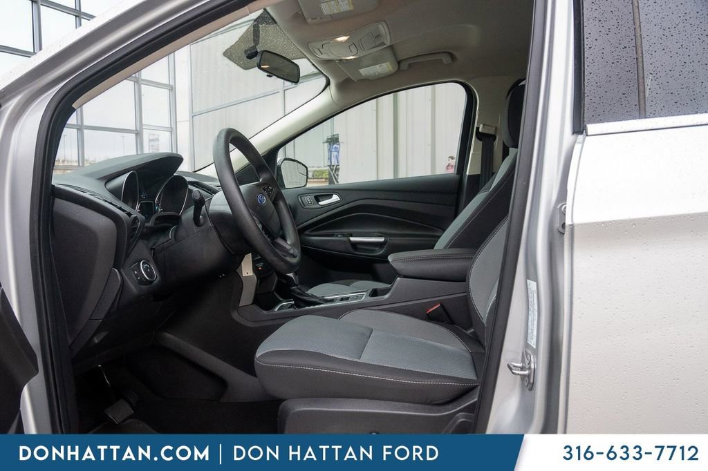 Used 2018 Ford Escape SE image 3