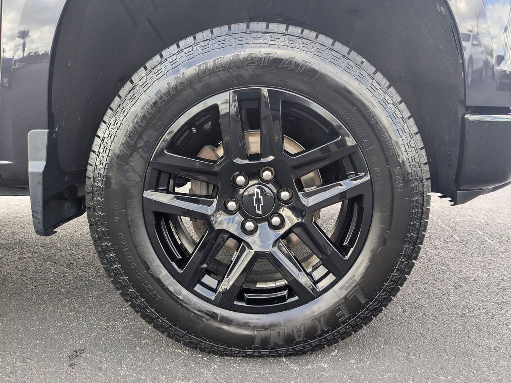 Used 2022 Chevrolet Silverado 1500 LT Trail Boss image 11
