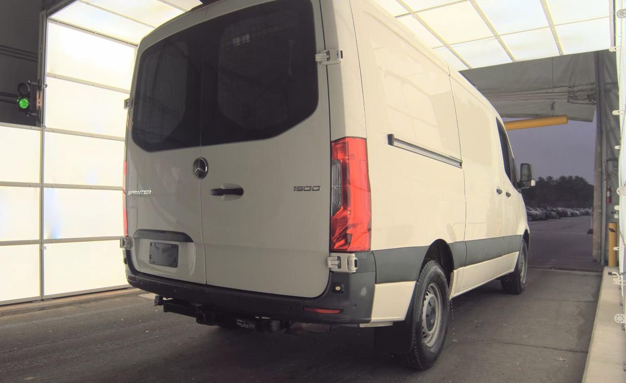 Used 2021 Mercedes-Benz Sprinter 1500 w/ Premium Package image 4