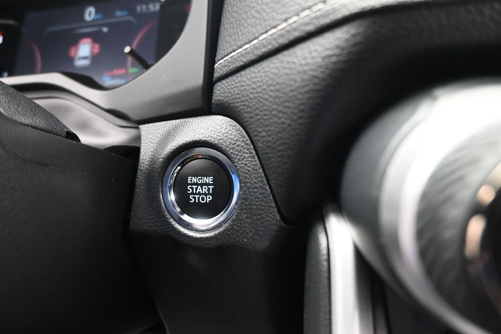 Used 2025 Toyota RAV4 XLE AWD/4WD image 24