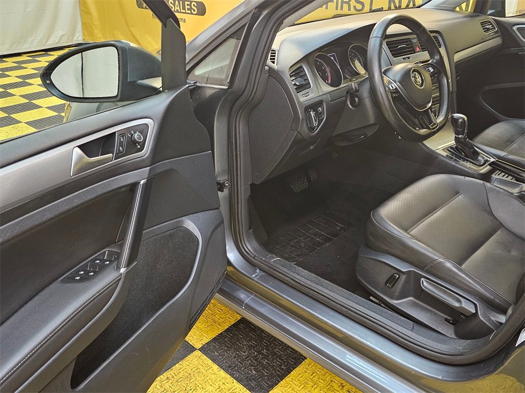 Used 2015 Volkswagen Golf SE image 20