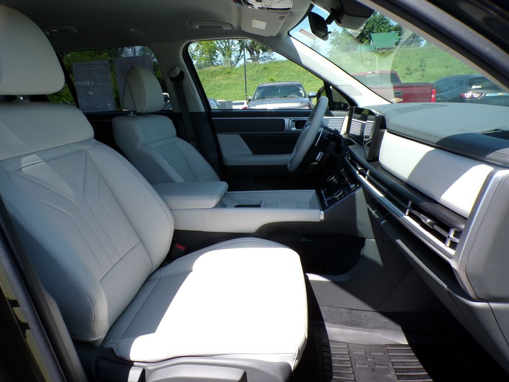 Certified 2025 Hyundai Santa Fe SEL AWD/4WD image 15