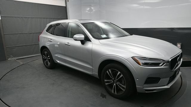 Used 2019 Volvo XC60 T6 Momentum w/ Multimedia Package AWD/4WD image 2