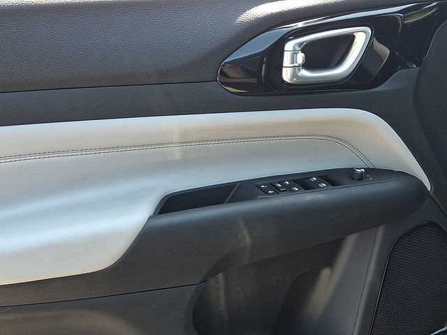 Used 2025 Jeep Compass Limited AWD/4WD image 22