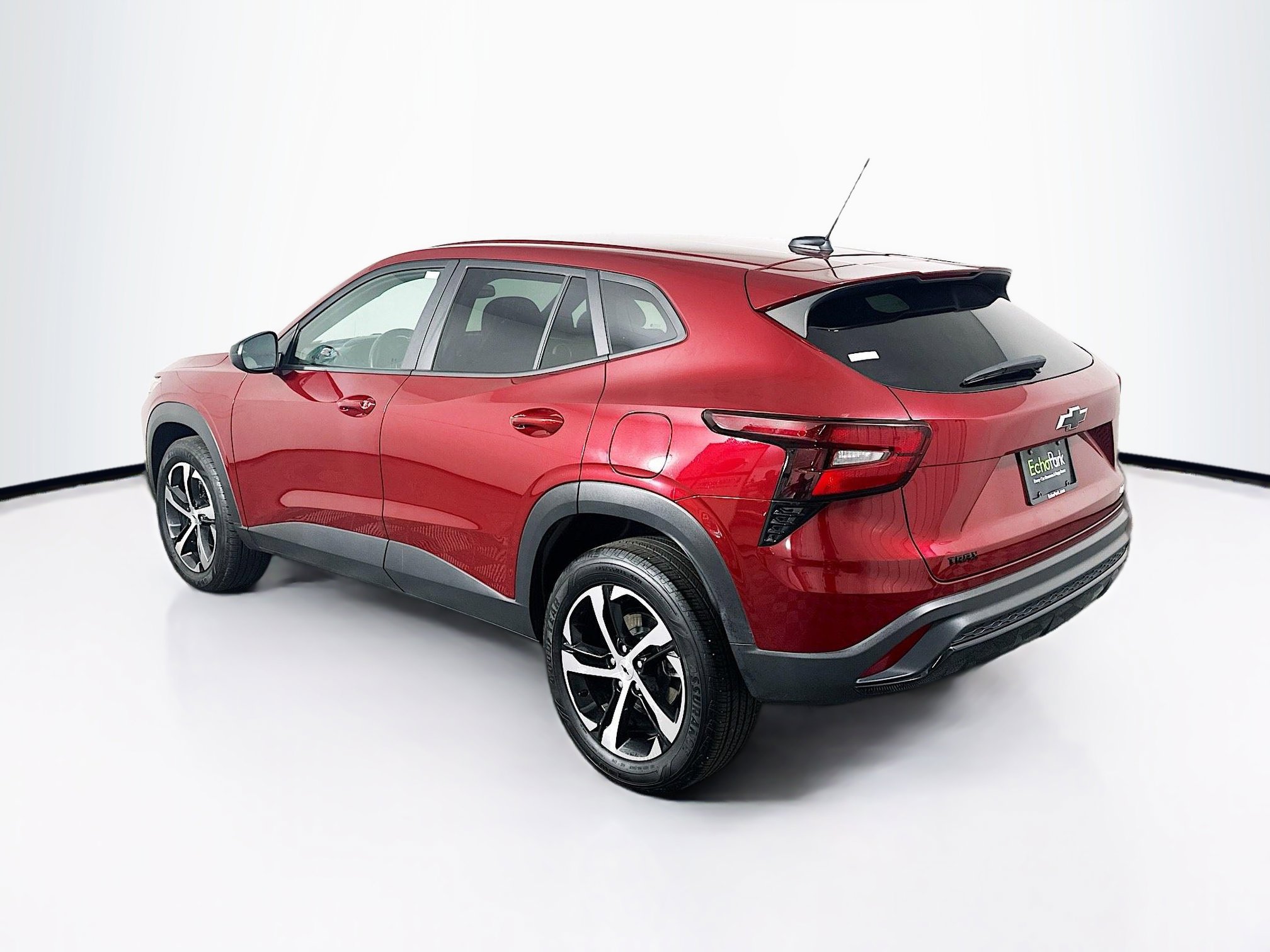 Used 2025 Chevrolet Trax RS FWD image 5