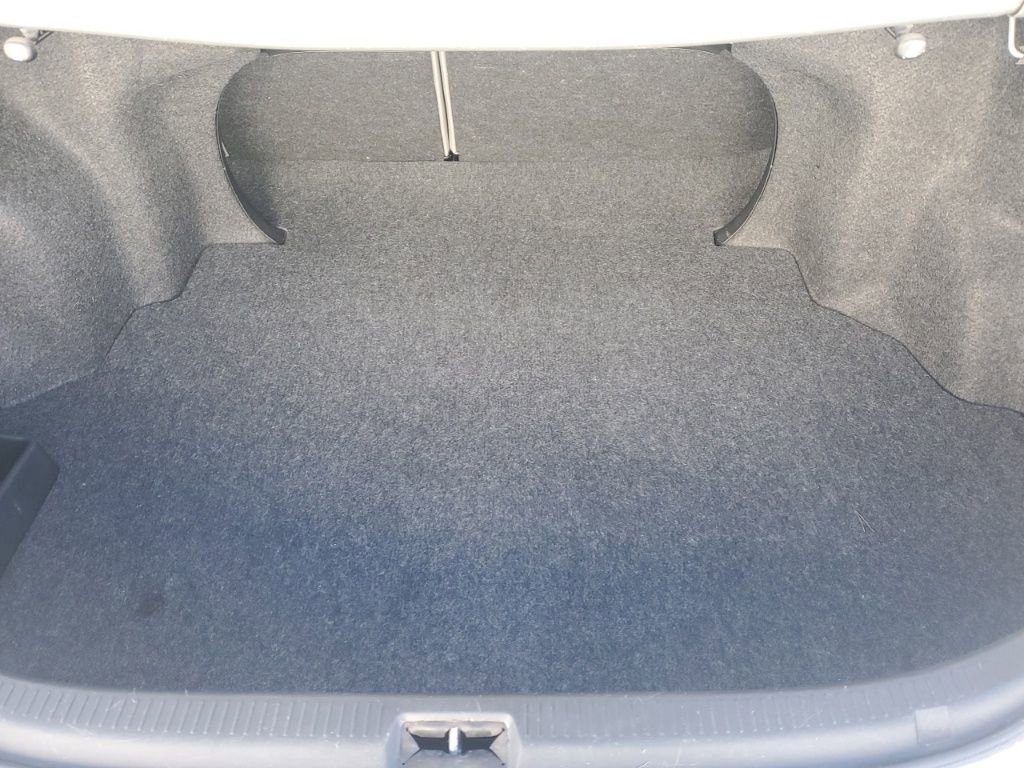 Used 2011 Toyota Camry LE image 25