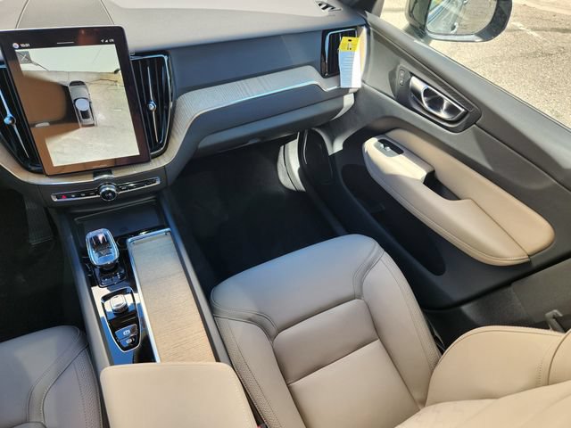 New 2026 Volvo XC60 T8 Plus w/ Climate Package PRO AWD/4WD image 12
