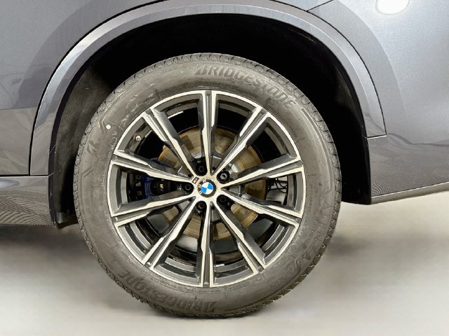Used 2022 BMW X5 xDrive40i w/ M Sport Package AWD/4WD image 31