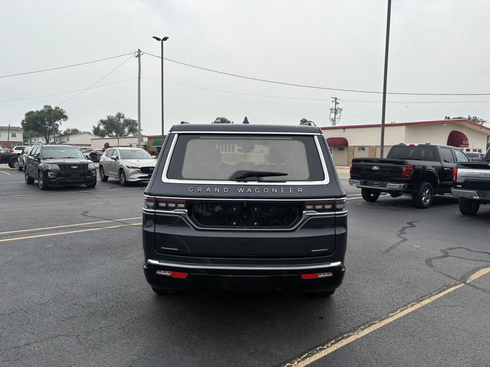 Used 2023 Jeep Grand Wagoneer Series III AWD/4WD image 27