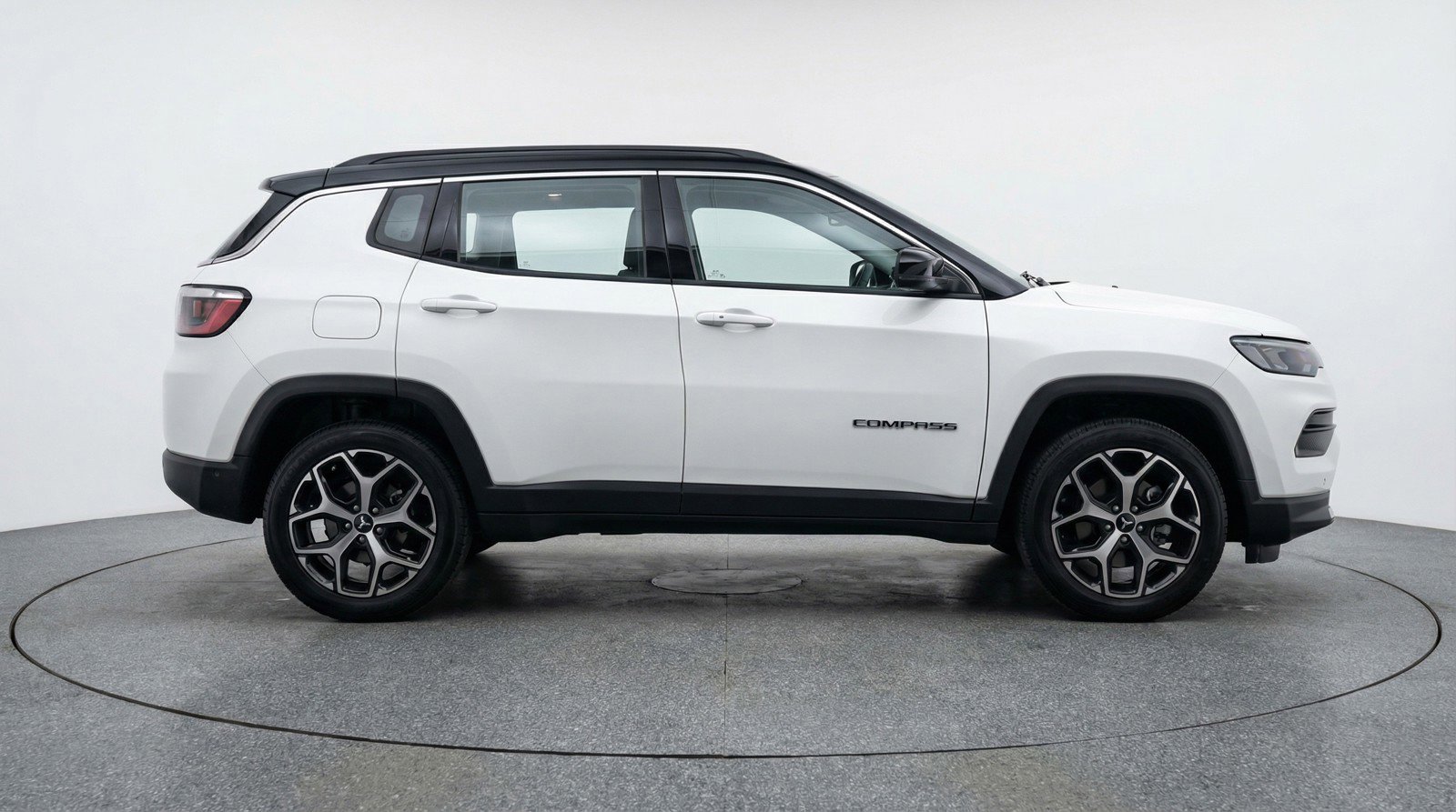 Used 2025 Jeep Compass Limited image 11