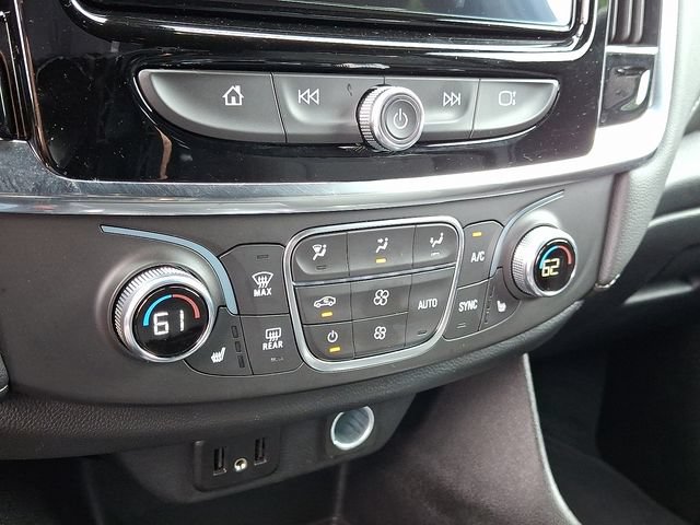Used 2023 Chevrolet Traverse LT FWD image 16