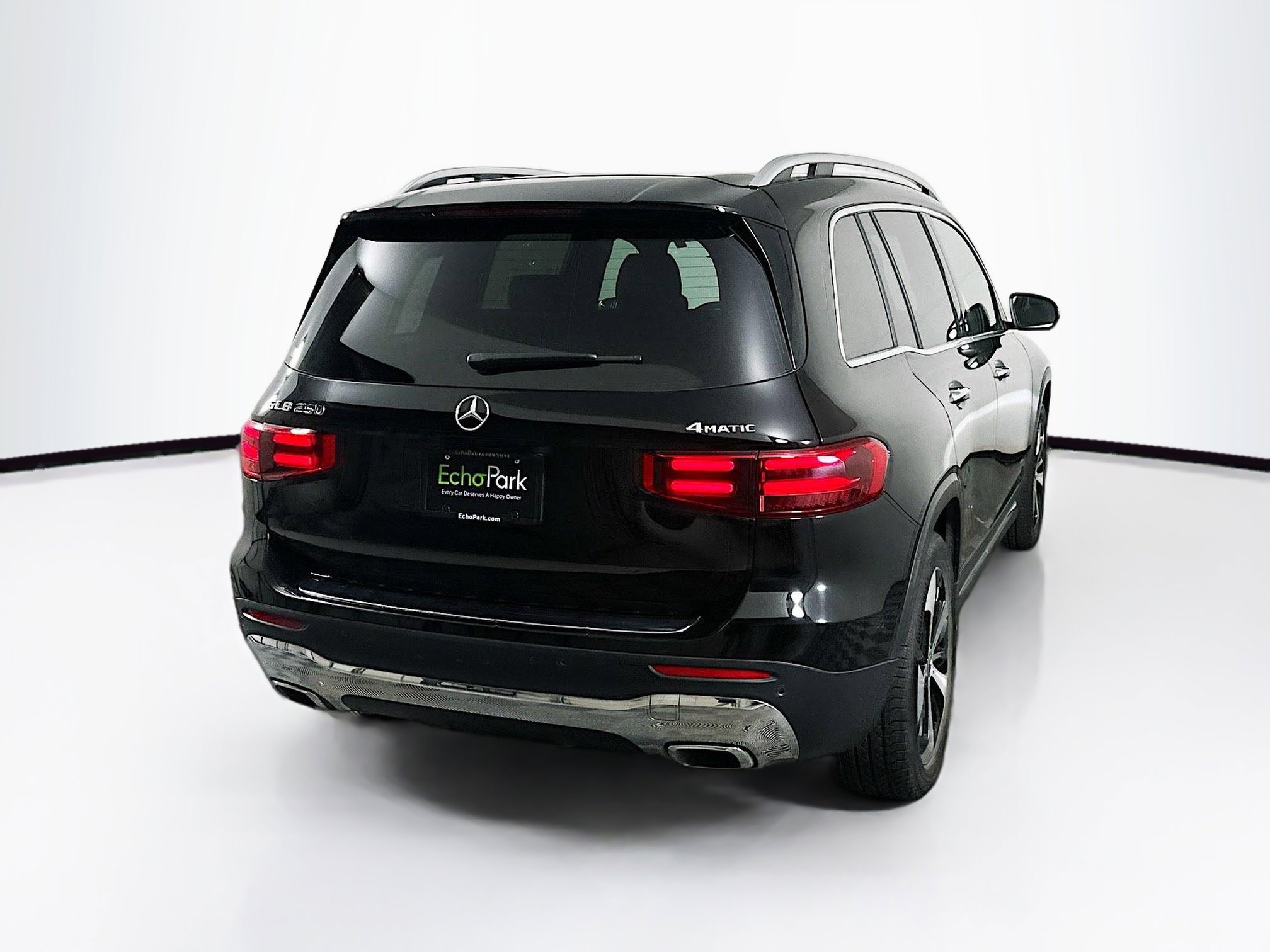 Used 2025 Mercedes-Benz GLB 250 4MATIC image 9