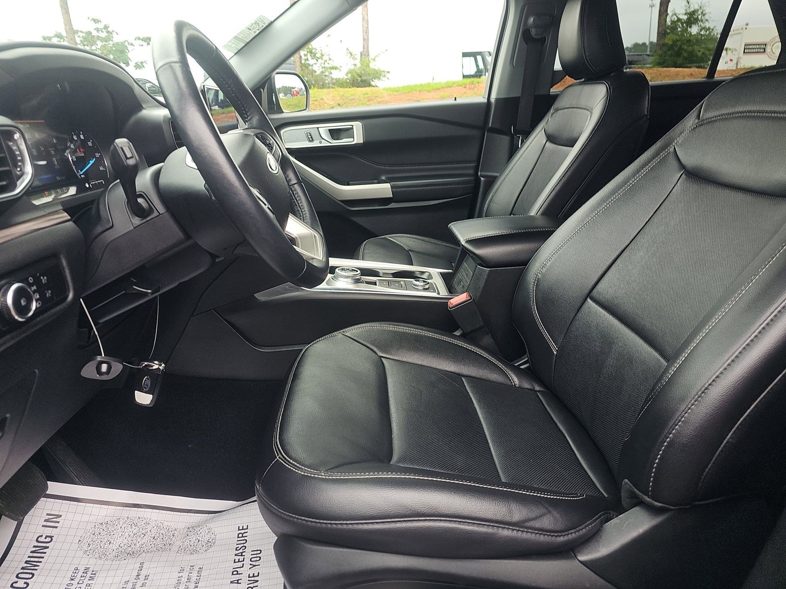 Used 2023 Ford Explorer Limited AWD/4WD image 8