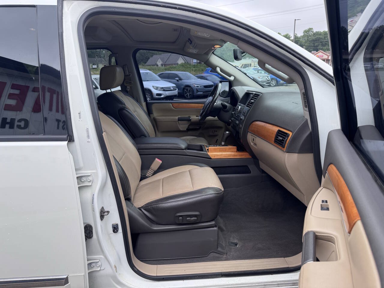 Used 2014 Nissan Armada Platinum w/ Platinum Reserve Package AWD/4WD image 16