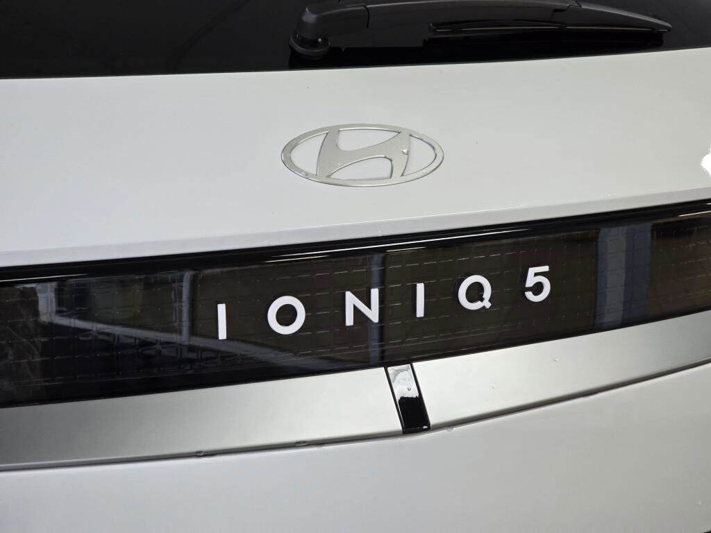 New 2026 Hyundai Ioniq 5 SEL image 15