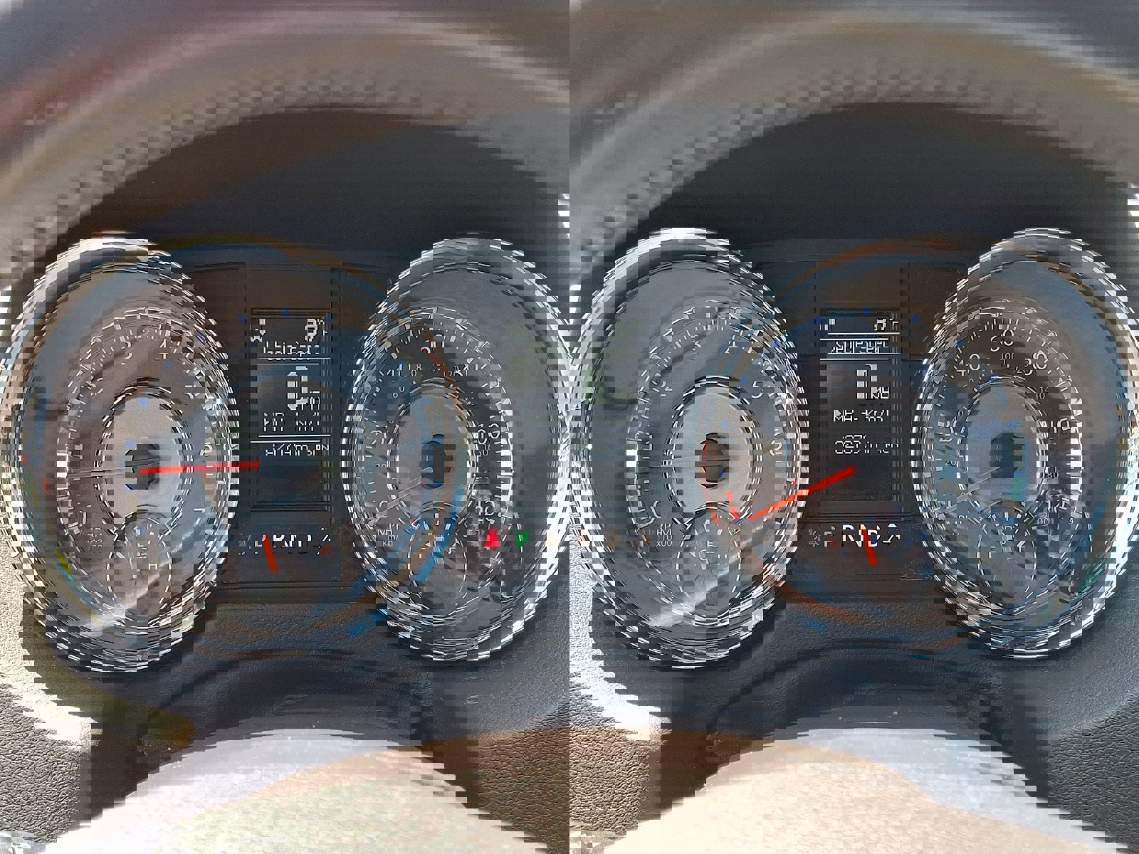 Used 2014 Chrysler Town & Country Touring image 21