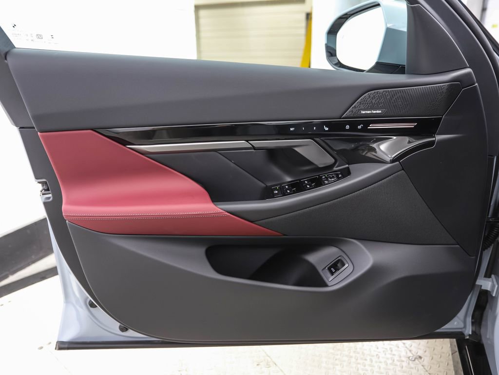 New 2026 BMW 530i xDrive w/ M Sport Package image 10