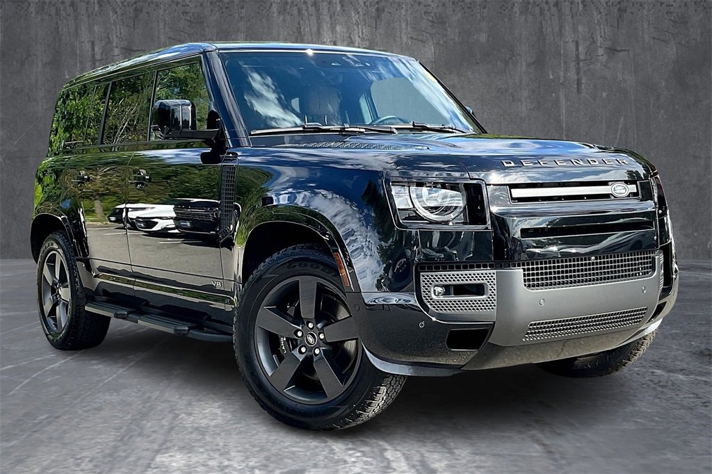 Used 2025 Land Rover Defender 110 V8 image 3