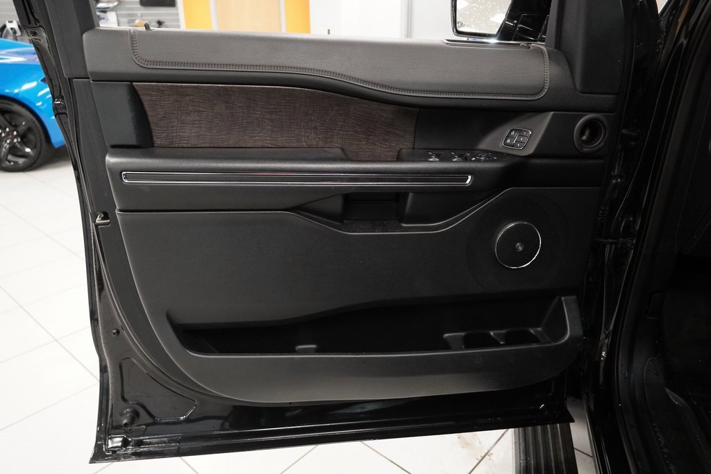 Used 2021 Ford Expedition Max Limited image 19
