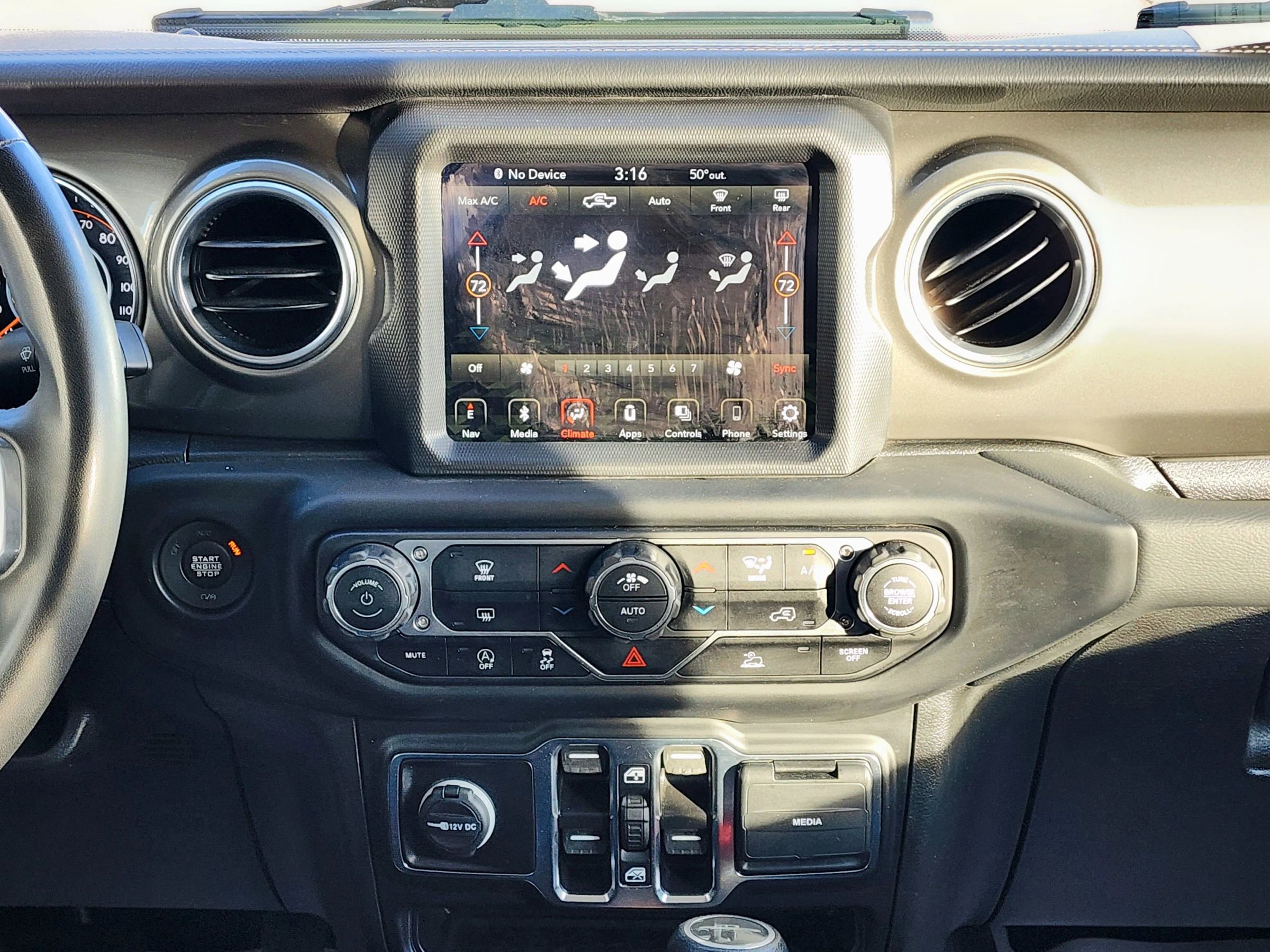 Used 2023 Jeep Gladiator Overland image 19