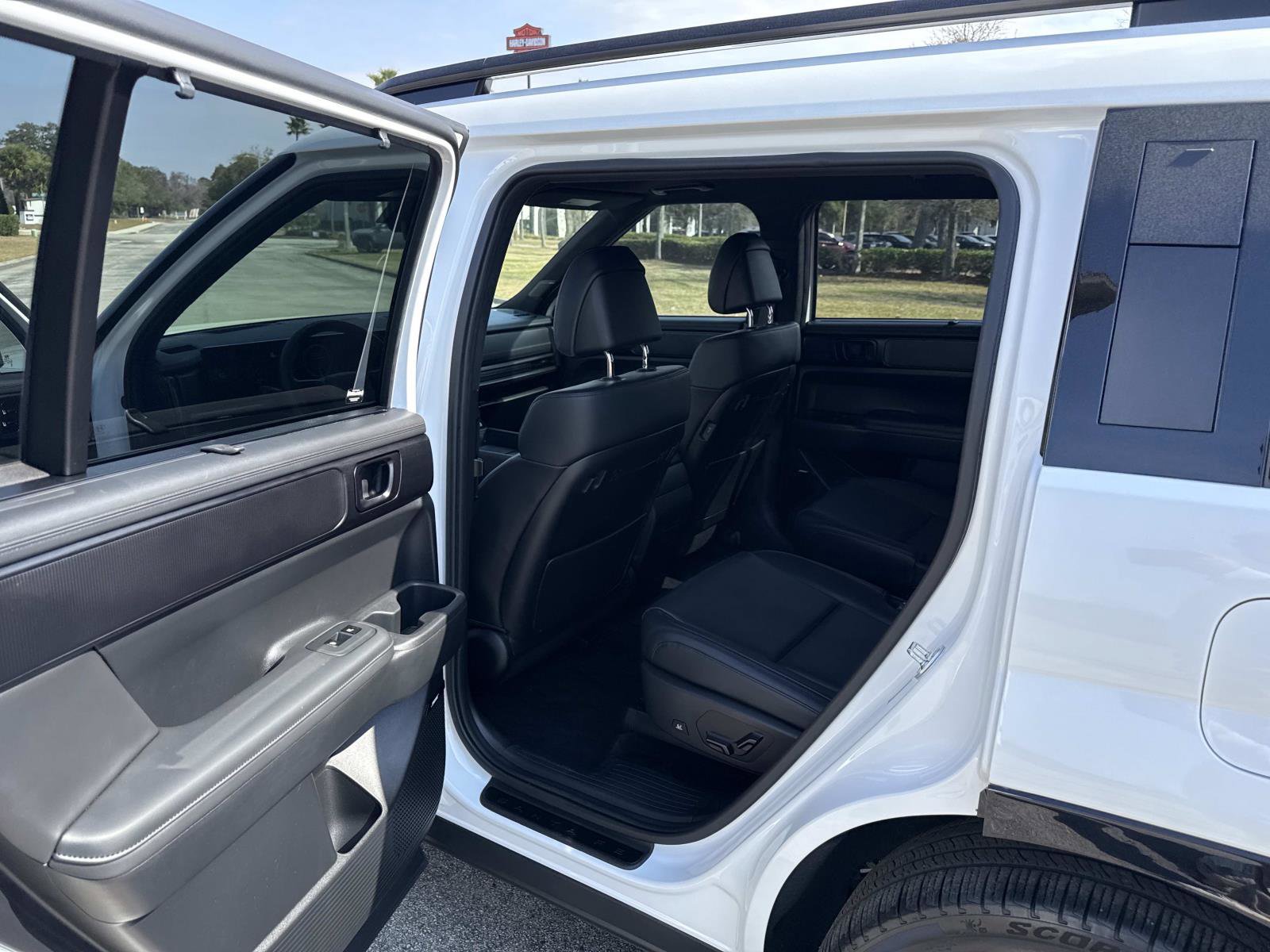 Used 2024 Hyundai Santa Fe Calligraphy image 13