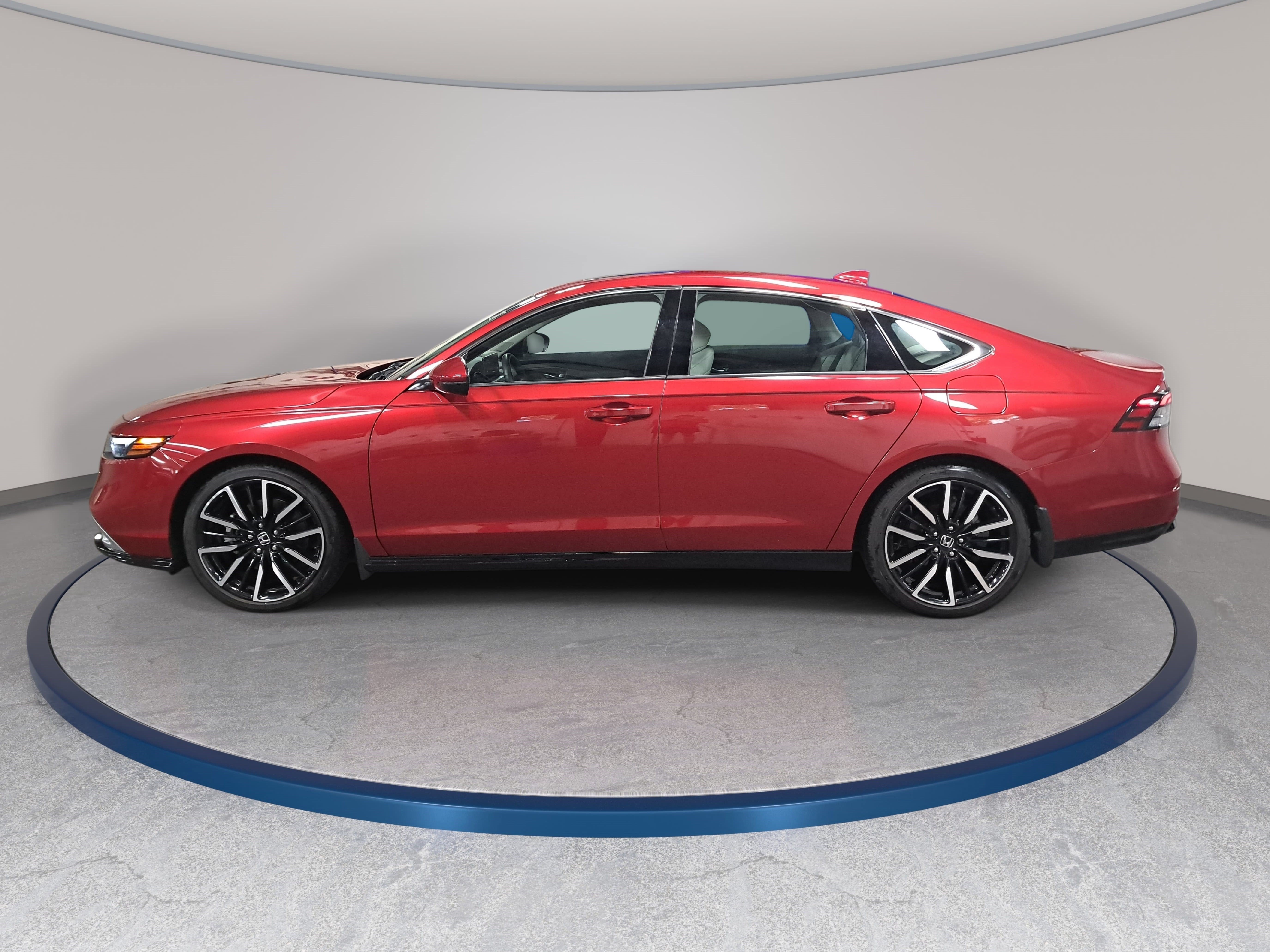 Used 2023 Honda Accord Touring image 8