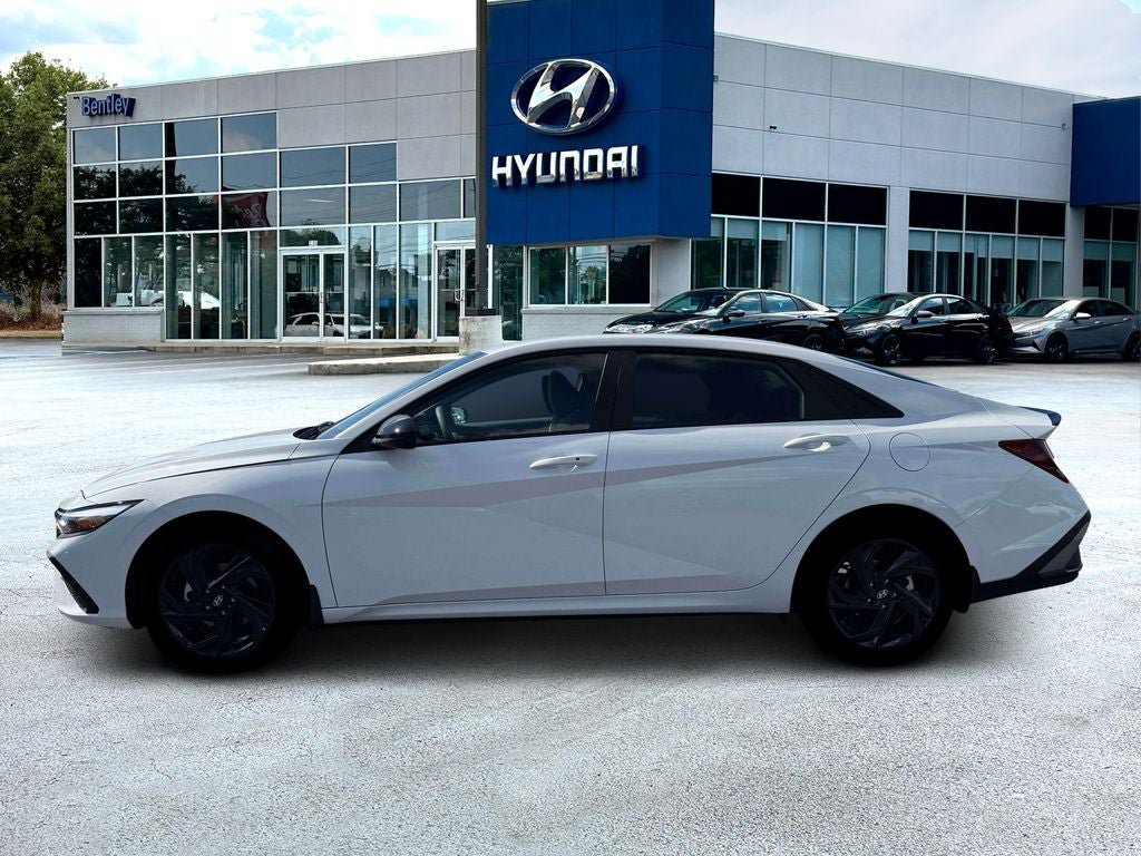 New 2026 Hyundai Elantra Sport FWD image 4