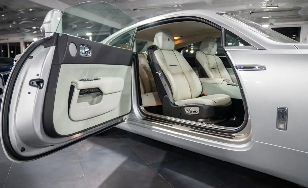 Used 2014 Rolls-Royce Wraith image 28