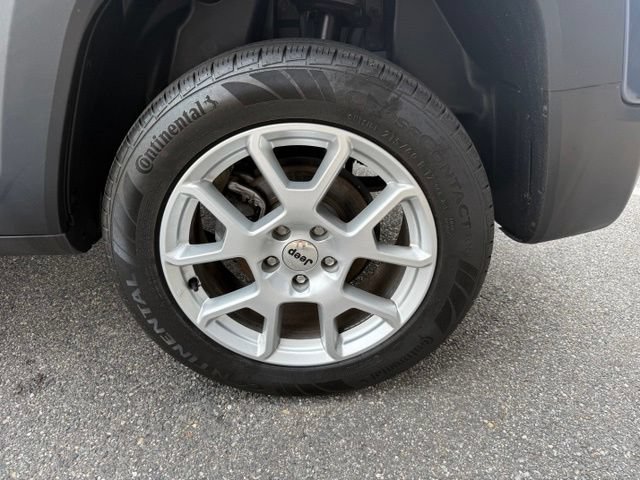 Used 2023 Jeep Renegade Latitude AWD/4WD image 44