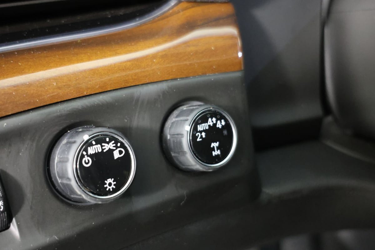 Used 2020 Cadillac Escalade Luxury AWD/4WD image 18