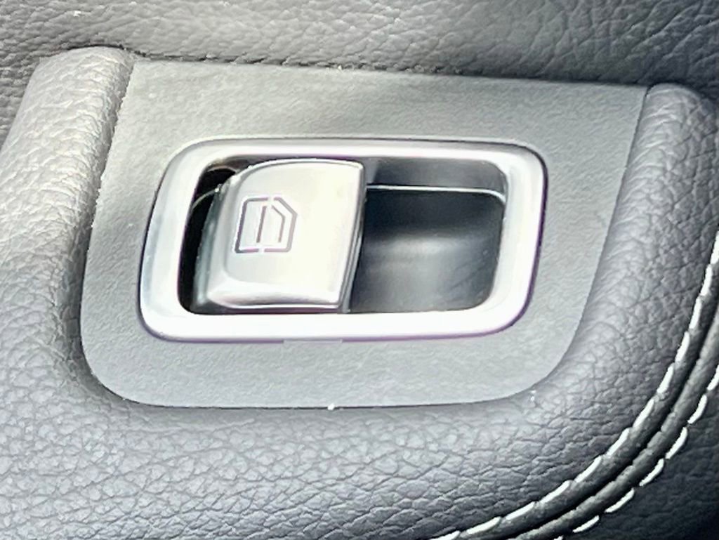 Certified 2022 Mercedes-Benz GLC 300 4MATIC image 35