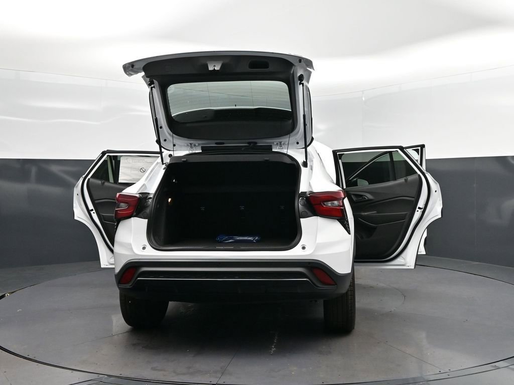 New 2026 Chevrolet Trax RS w/ Sunroof Package FWD image 53