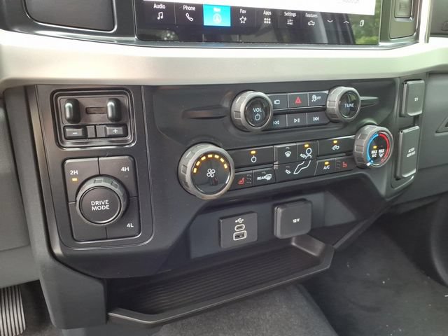 New 2026 Ford F250 XLT w/ XLT Premium Package AWD/4WD image 14