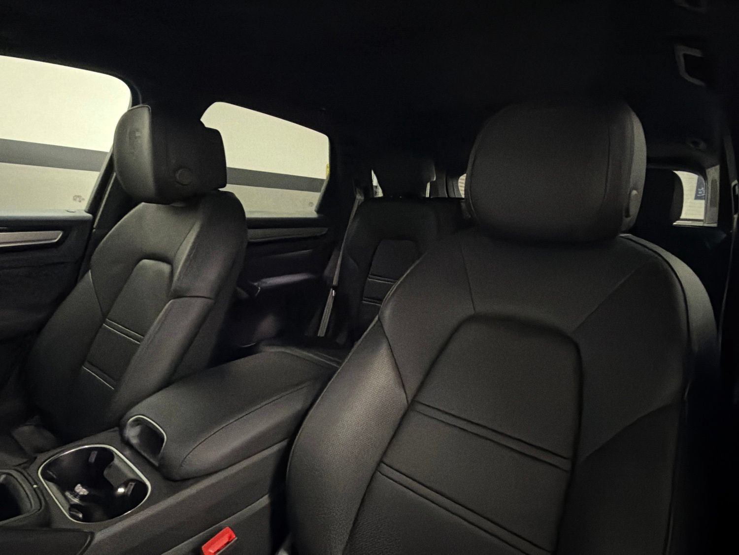 Used 2023 Porsche Cayenne AWD/4WD image 24