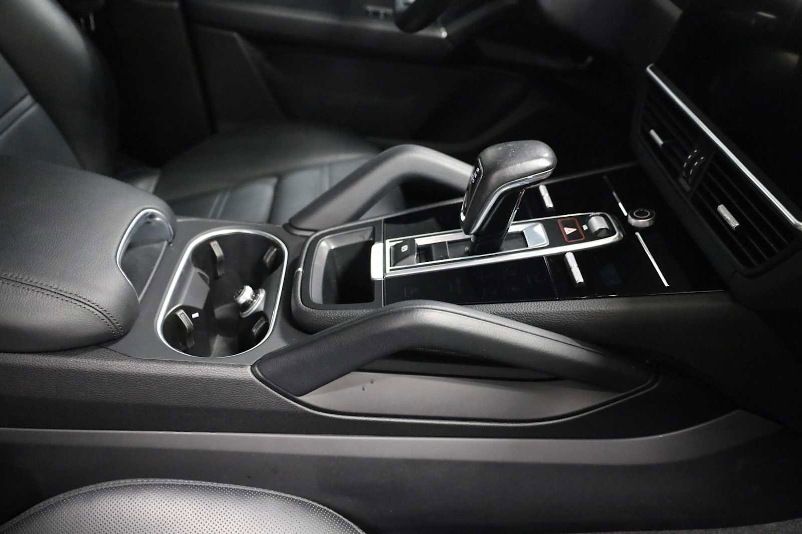 Used 2021 Porsche Cayenne image 21