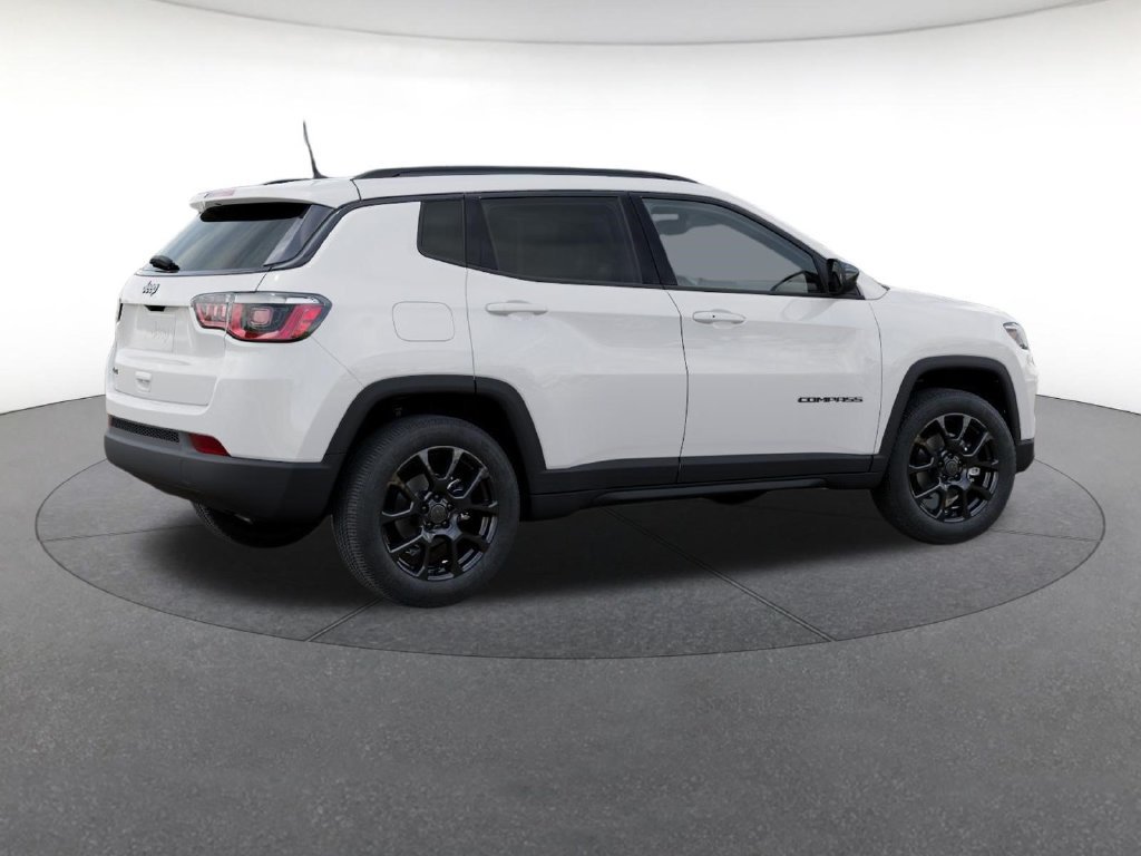 New 2026 Jeep Compass Latitude AWD/4WD image 4