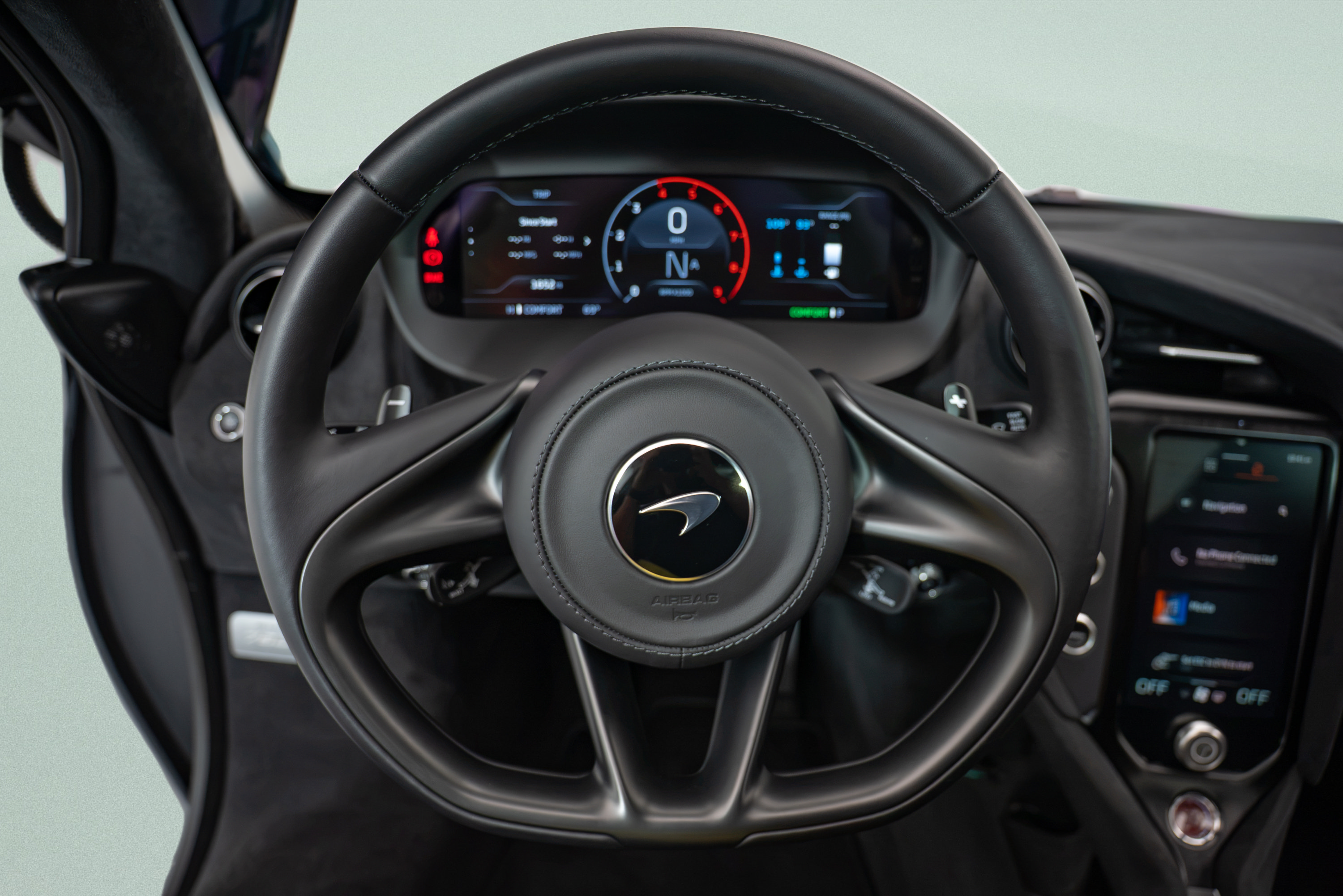 Used 2024 McLaren 750S RWD image 10