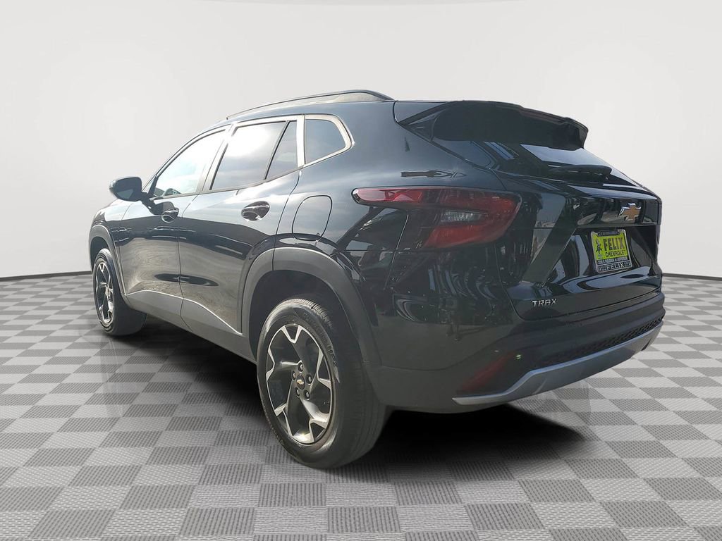 New 2026 Chevrolet Trax LT image 4