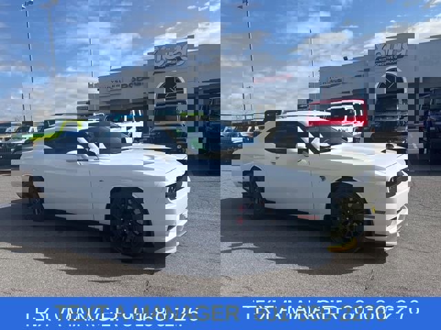 Used 2015 Dodge Challenger SRT Hellcat RWD image 1