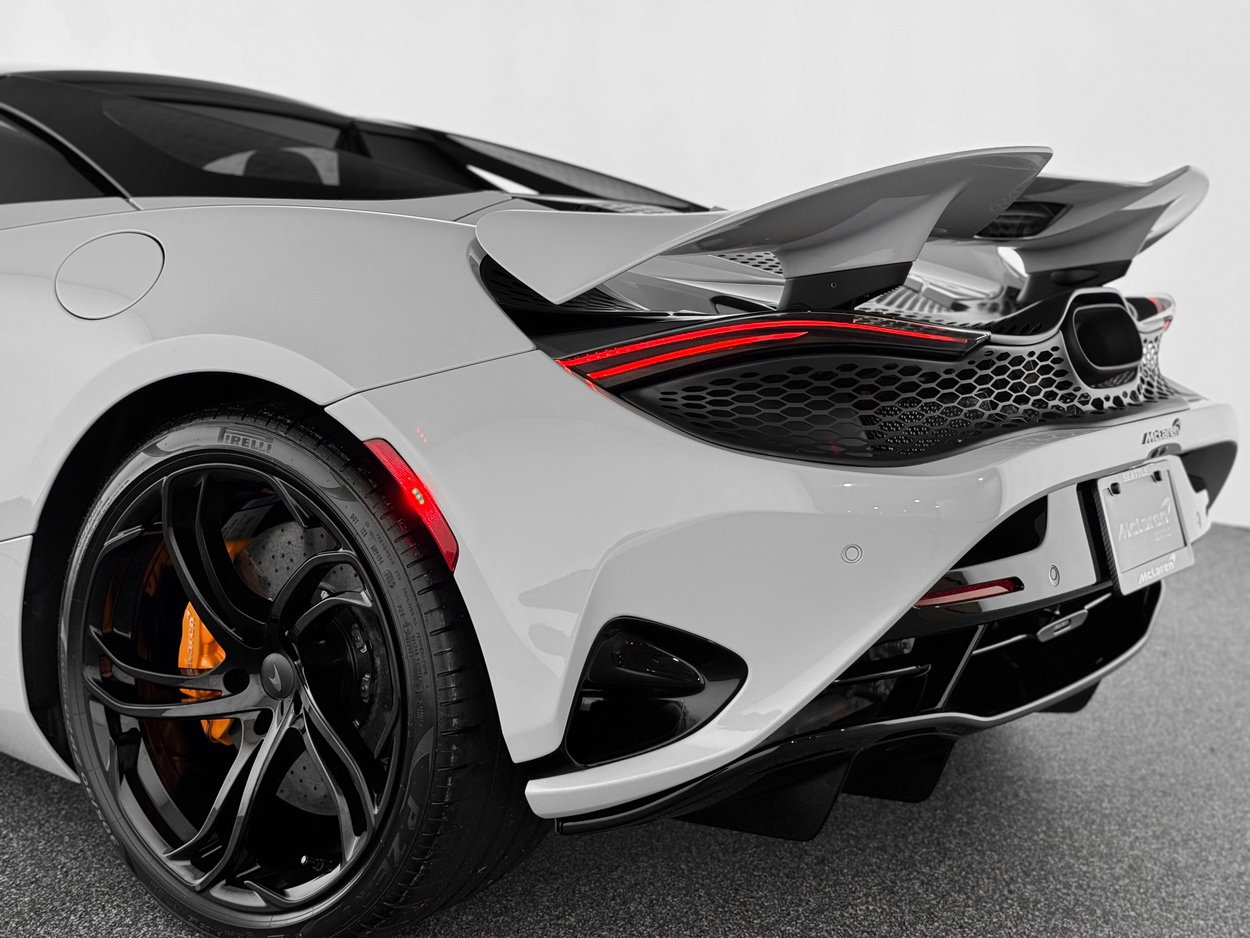 Used 2026 McLaren 750S Spider RWD image 49