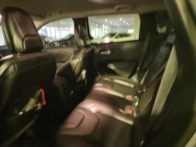 Used 2019 Jeep Cherokee Latitude Plus image 9