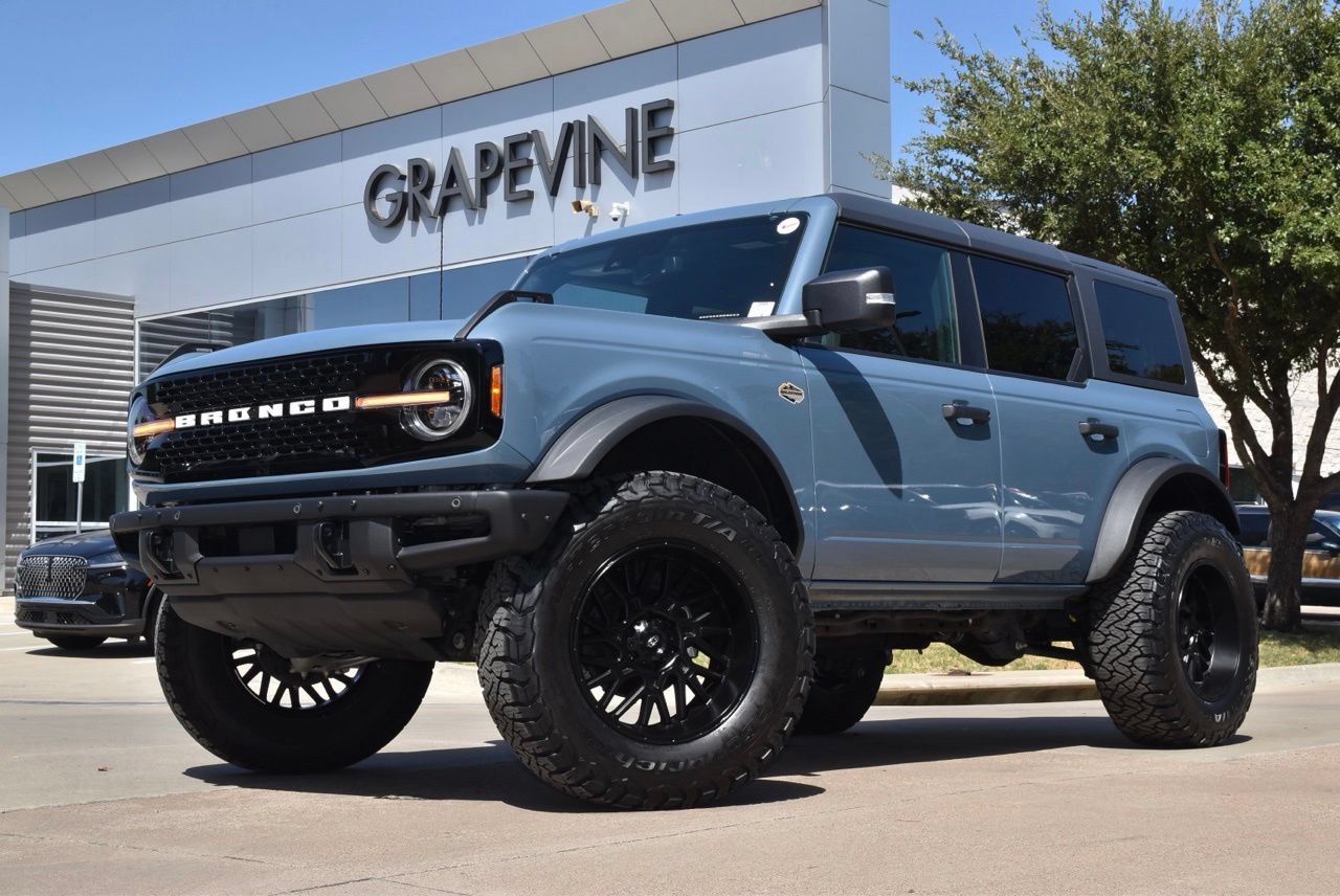 Used 2024 Ford Bronco Wildtrak AWD/4WD image 2
