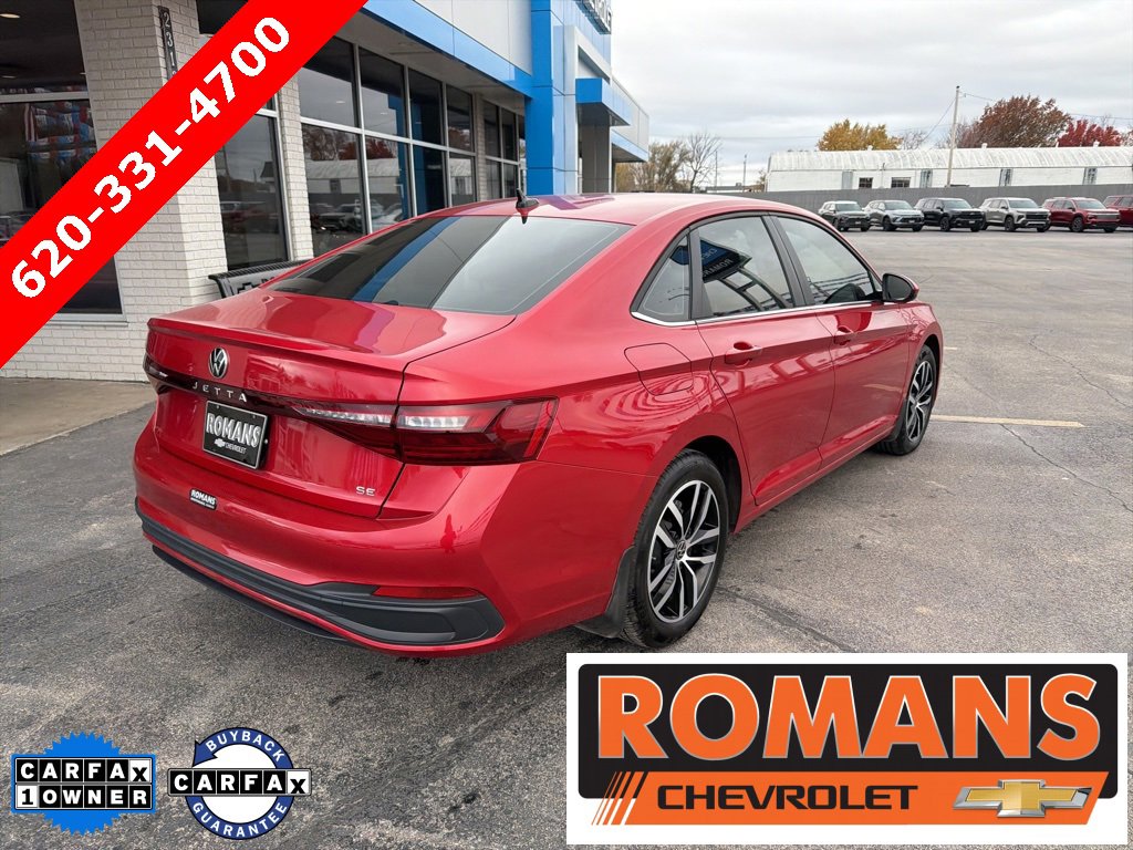 Used 2025 Volkswagen Jetta SE image 3