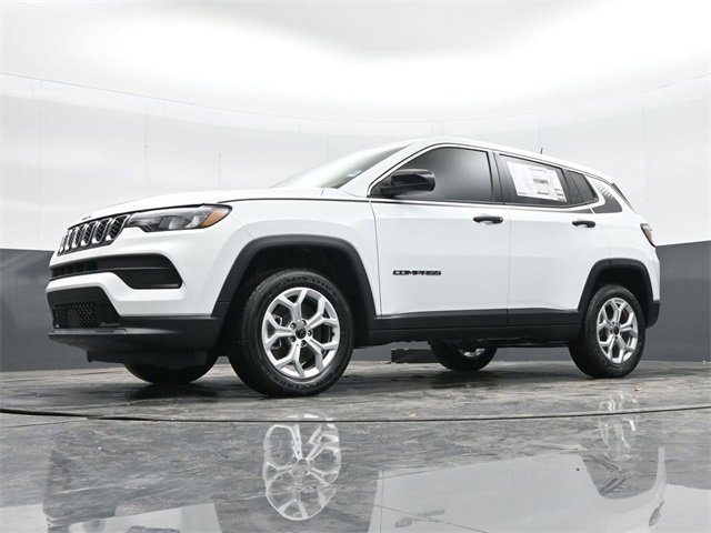 Used 2025 Jeep Compass Sport w/ Mopar Graphics Package image 42