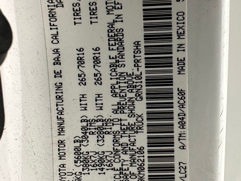 Used 2019 Toyota Tacoma TRD Off-Road image 32