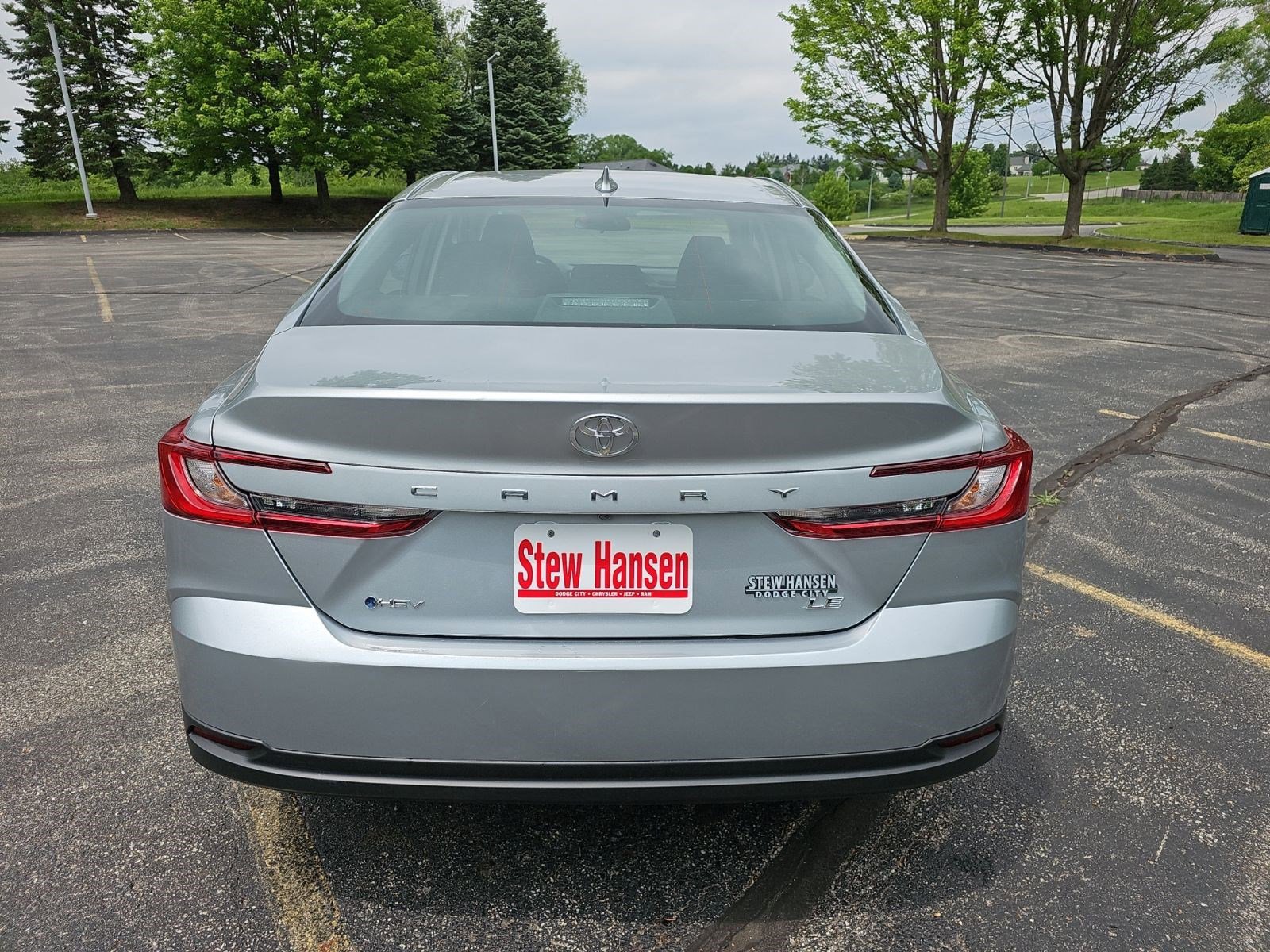 Used 2025 Toyota Camry LE FWD image 5