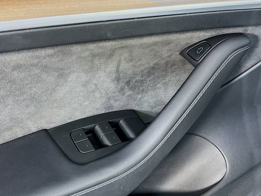 Used 2023 Tesla Model 3 Standard Range RWD image 23