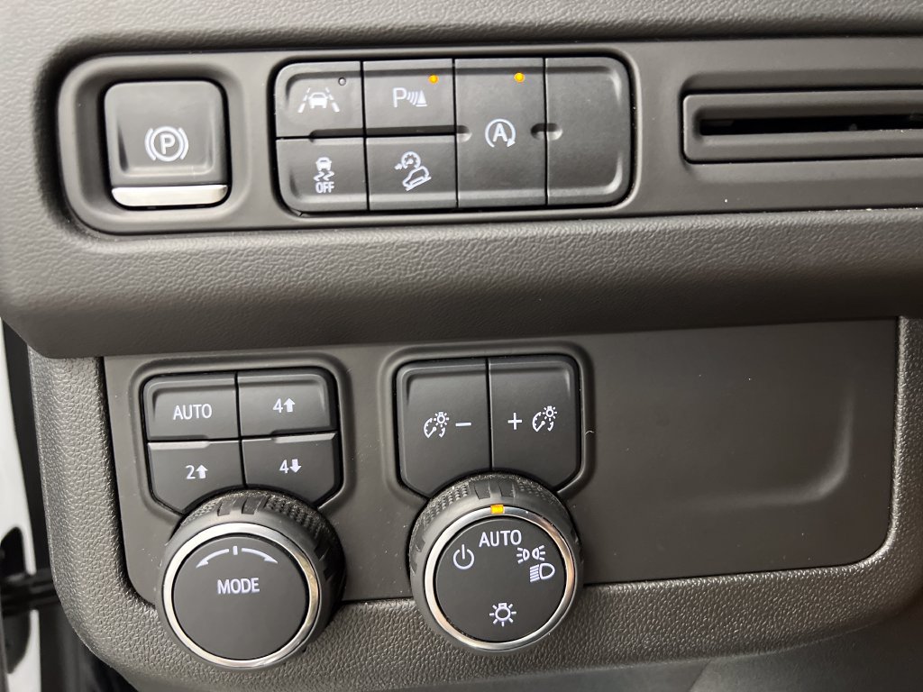 Used 2024 Chevrolet Tahoe Premier AWD/4WD image 54